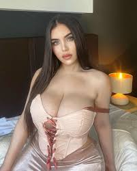 Noure Sahli - Free pics, galleries & more at Babepedia