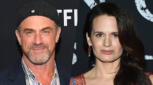 Cette série est créée par bruce miller acteurs : The Handmaid S Tale Season 3 Adds Christopher Meloni Elizabeth Reaser Comingsoon Net