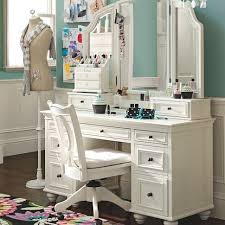 Chelsea Vanity Desk Super Set In 2020 Bedroom Vanity Shabby Chic Dresser Vanity Design