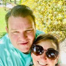 Derek Mcbride's Instagram, Twitter & Facebook