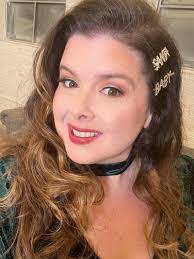 Nina Scott's Instagram, Twitter & Facebook