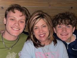 Fundraiser for Hunter Wright by Keenan McNamara : Support for a Loving  Mother Facing Acoustic Neuroma Surgery