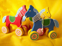 Se realizan con el propio cuerpo o con recursos fácilmente disponibles en la naturaleza. 10 Ideas De Juegos Tradicionales Mexicanos Juegos Tradicionales Mexicanos Juguetes Artesanales Juegos Tradicionales