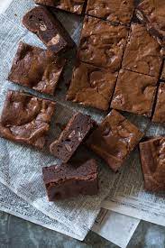 One Bowl Brownies Made Awesome With Hersheycompany Unsweetened Cocoa Powder And Mini Kisses As The Star Ad One Bowl Brownies Brownie Recipes Dessert Recipes