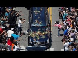 Pendant toute sa carrière de boxeur, mohamed ali a montré un certain talent dans le domaine des punchlines. Ultime Hommage A Mohamed Ali Youtube