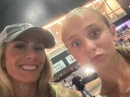 Kenny Chesney ! Zack Brown! With the perfect crew!