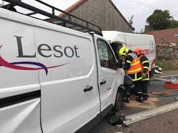 Ce type de collision est extrêmement dramatique en raison de l'énergie générée par le choc. Trois Blesses Ce Mercredi Dans Un Choc Frontal Sur La D 939