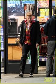 Watch woody harrelson's carnage battle tom hardy by ellise shafer. Woody Harrelson Films Venom 2 As Cletus Kasady While Stuntmen Get To Work New Set Photos Photo 4441369 Tom Hardy Venom 2 Woody Harrelson Pictures Just Jared