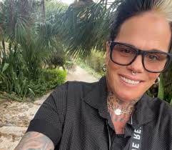 Lesbian woman seeking friends in Florida
