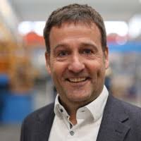 200+ perfiles de «Gessner»