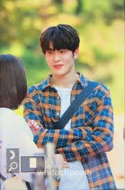 Ia memiliki rasa cinta kepada teman masa kecilnya cha heon (kim yo han). 10 Potret Jaehyun Nct Bak Anak Kuliahan Syuting Drama Dear M