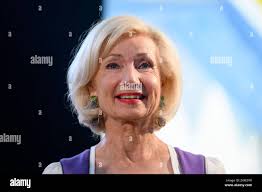 Nürnbergs Kulturbürgermeisterin Prof. Dr. Julia Lehner CSU beim Fassanstich  zum 164. Herbstvolksfest in Nürnberg. Nürnberg, 23.08.2024 Bayern  Deutschland *** Nurembergs Mayor of Culture Prof Dr Julia Lehner CSU at the  tapping of