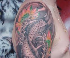 .tato di tubuhnya dan telapak tangan dengan kelingking yang hilang diunggah seorang warga yakuza di jepang diakui kepolisian dan dianggap diperlukan untuk menjaga ketertiban di jalanan. Tato Ikan Koi Simple Wild Country Fine Arts