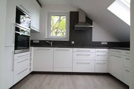 Die 20 Besten Ideen Fur Kuche Mit Dachschrage Idees De Design D Interieur Et D Inspiration Pour La Deco Kuche Dachschrage Kuche Dachschrage Ideen Einbaukuche