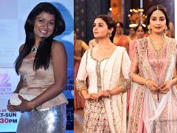 Shreya ghoshal's father, bishwajit ghoshal is an electrical engineer and works for the nuclear power corporation of. Vaishali Mhade Ghar More Pardesiya Vaishali Mhade S Duet With Shreya Ghoshal Is Earning Praises Marathi Movie News Times Of India