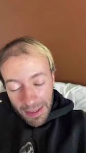 Muññet y Ferxxo: El 7 del Humor en Medellín