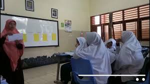 Struktur teksnya terdiri atas orientasi, rangkaian peristiwa, komplikasi. Pembelajaran Teks Cerita Inspiratif Dengan Metode Card Sort Berbantuan Media Kartu Inspiratif Youtube