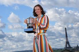 Teenager iga swiatek became the first polish player to win a grand slam singles title when she beat american fourth poland's iga swiatek celebrates winning the final of the 2020 french open, at the. Iga Swiatek To Quarantine After Close Contact With Polish President Ubitennis