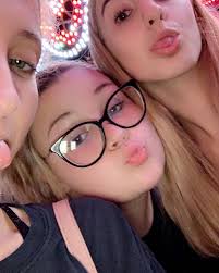 Lana Landers's Instagram, Twitter & Facebook