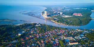 Beyond the blue domes and towering back in the city, the kuantan river esplanade is open for unobscured views of the kuantan river. What To See And Do In Kuantan Pahang S Charming Coastal City