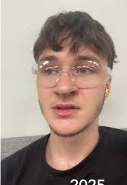 Avery Lykins's Instagram, Twitter & Facebook