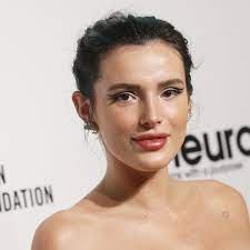She stars as the aspiring young dancer cece jones on the disney channel original series shake it up! A Thorne In The Site The Bella Thorne And Onlyfans Controversy Explained Disney Channel The Guardian