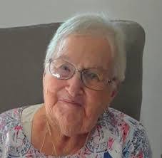 Brenda Spry's Instagram, Twitter & Facebook