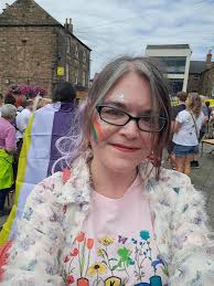 Hi ,looking for recommendation for someone to disign and build my meadia  wall