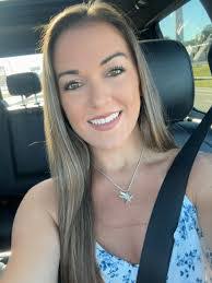 Laura Longnecker's Instagram, Twitter & Facebook