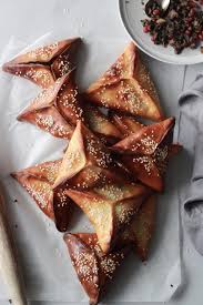 Fatayer Bi Sabanekh Til Golden Brown Recipe In 2021 Fatayer Recipe Spinach And Cheese Food