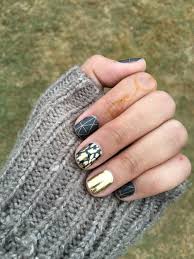 Ready For The Cold Weather Here S The Perfect Fall Manicure Jamberry Nail Wraps Brooklyn Bridge Mirr Metallic Nails Metallic Nails Design Metallic Nail Art