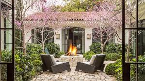 How to create a serene outdoor space of garden rooms