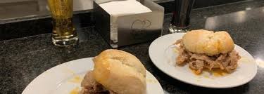 Sándwich de bifanas la bifana es un delicioso y pequeño sándwich tradicional de portugal. Como Se Hace La Bifana Portuguesa Foto De Conga Oporto The Bifana Tripadvisor Kevin Julion