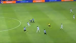 Identificate / registrate para ver este evento. Argentina 1 Uruguay 0 Ver Jugar A Messi Asi Es Todo Un Espectaculo La Arrancada Que Seduce A Argentina As Com