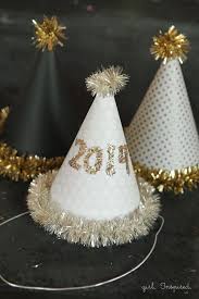 10 Easy New Year S Eve Party Decorating Ideas New Year S Eve Hats New Year S Eve Crafts Diy New Years Party
