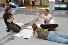 Kommunegården som ligger rett ved e18 i sandvika åpnet dørene i 1990, og har siden vært et lokalavisen budstikka har sitert tidligere eiendomsdirektør i bærum kommune, kristine h. Tanketanken Inspirasjon Og Utvikling I Baerum Kommune Gir Moblene I Kommunegarden Nytt Liv