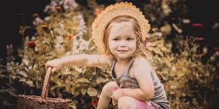 Din acest motiv am făcut o selecție de nume americane de care sunt convinsă că fetița ta o să fie fericită mai târziu si indiferent pe care îl vei alege. Nume De Fete Deosebite Lista Sfatul Miculrinocer Ro