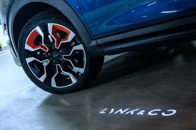 There are 4 variants of 2020 lynk & co 06, including 1.5t, 1 displacement, dual clutch, 1 gearbox, maximum engine power: Lynk Co 06 Revealed As A New Compact Suv For The Chinese Market Carscoops