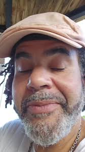 Guy That Talks about Puerto Rico in Spanish