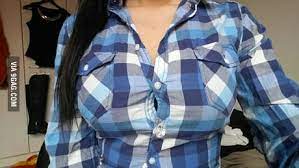 Big boob girl problems... Pushing a shirt to it's limits - 9GAG