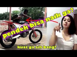 Pria asal malaysia, hadri, ingin mengukir sejarah dengan menunggangi mobil ae86 dari malaysia sampai jerman. Bisakah Tubuh Pendek 160cm Naik Trail Ktm 250cc Youtube