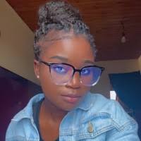 60+ perfiles de «Isha»