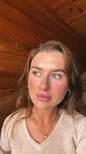 Amber Dumas's Instagram, Twitter & Facebook