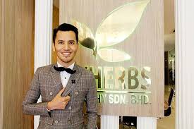 Dato aliff syukri memang seorang yang terkenal di malaysia ni. Dato Seri Aliff Syukri Payudara Transgender Dan Lagi Isu Panas Dalam Video Berita Hunian Dato Aliff Syukri Yang Megah Dan Luas Menggemparkan Warganet Indonesia Marisultsan