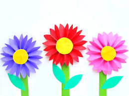 This easy spring craft is great for kids and for adults. Easy Paper Daisy Craft Our Kid Things