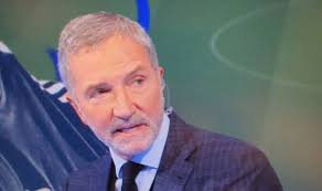 Chris Hammer] Erik Ten Hag and his security guy not impressed with Sky  Sports' Gary Cotterill welcoming him to the Premier League. "Don't push me,  you're