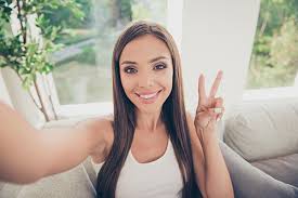 Live random video chat with beautiful girls - MiraMi