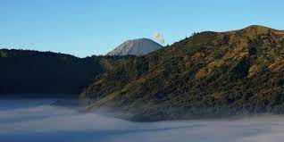 Untuk membantumu, klook telah menyiapkan panduan lengkap wisata ke. 13 Syarat Terbaru Wisata Ke Gunung Bromo Usia 10 Tahun Boleh Masuk Halaman All Kompas Com