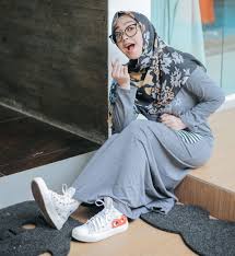 Beli ria ricis official online berkualitas dengan harga murah terbaru 2021 di tokopedia! Viral Ria Ricis Beberkan Kisah Pilu Sebelum Jadi Youtuber Terkenal Merahputih