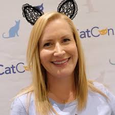 Angela Kinsey Explains Why Taking Your Cat to the Vet is so Important